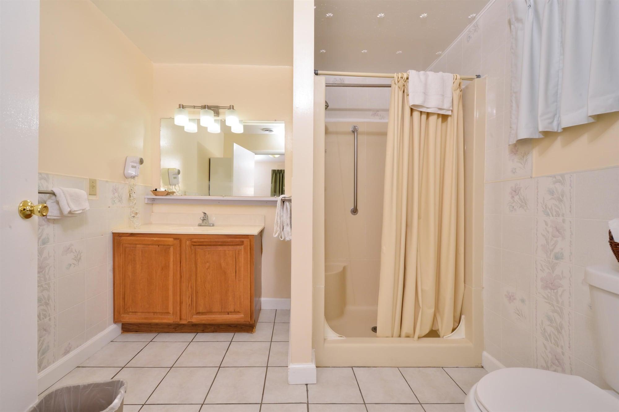 Americas Best Value Inn Jonesville/Hillsdale Exterior foto