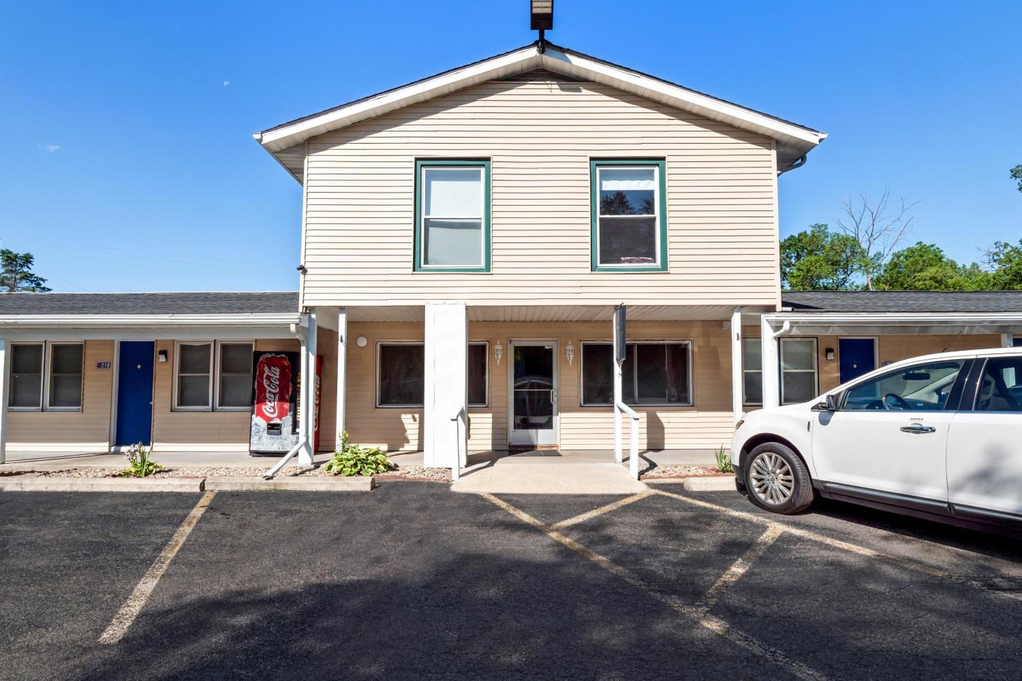 Americas Best Value Inn Jonesville/Hillsdale Exterior foto