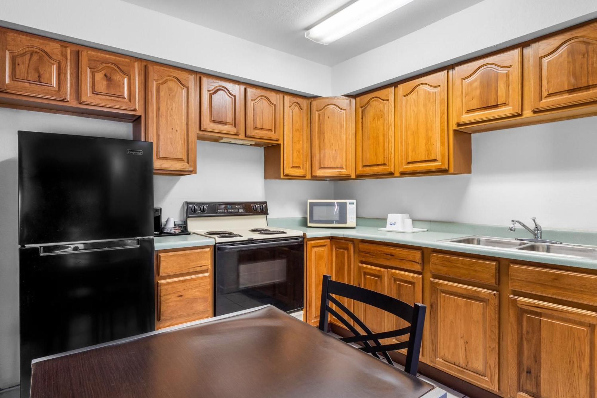 Americas Best Value Inn Jonesville/Hillsdale Exterior foto